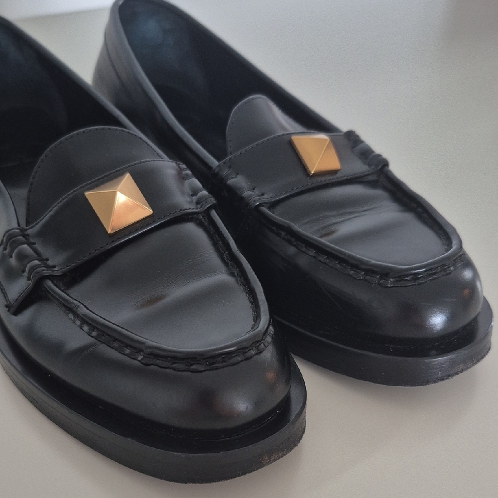 Valentino Garavani Women's Black Leather Loafers with Roman Studs, Size 38 - Picture 4 of 16